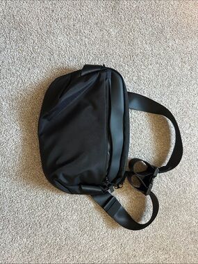 Minimalist Black Men's Sling Belt Bag
